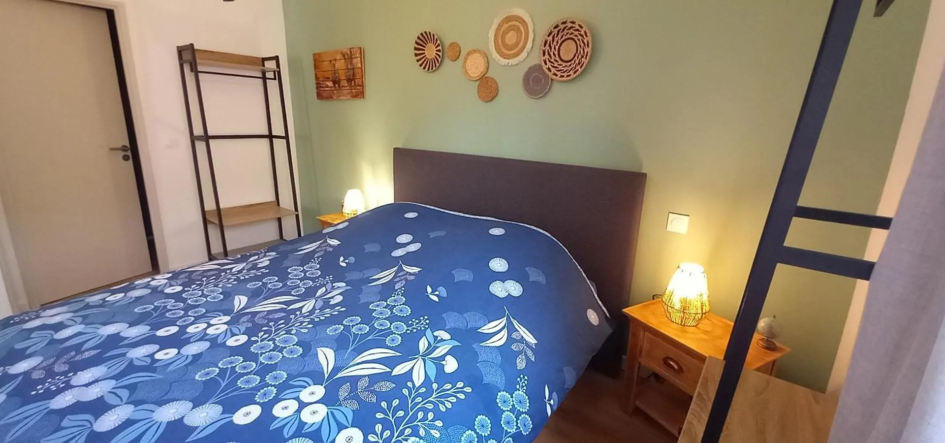 Appartement Avec Terrasse Dans Maison Individuelle Ceyreste Apartment