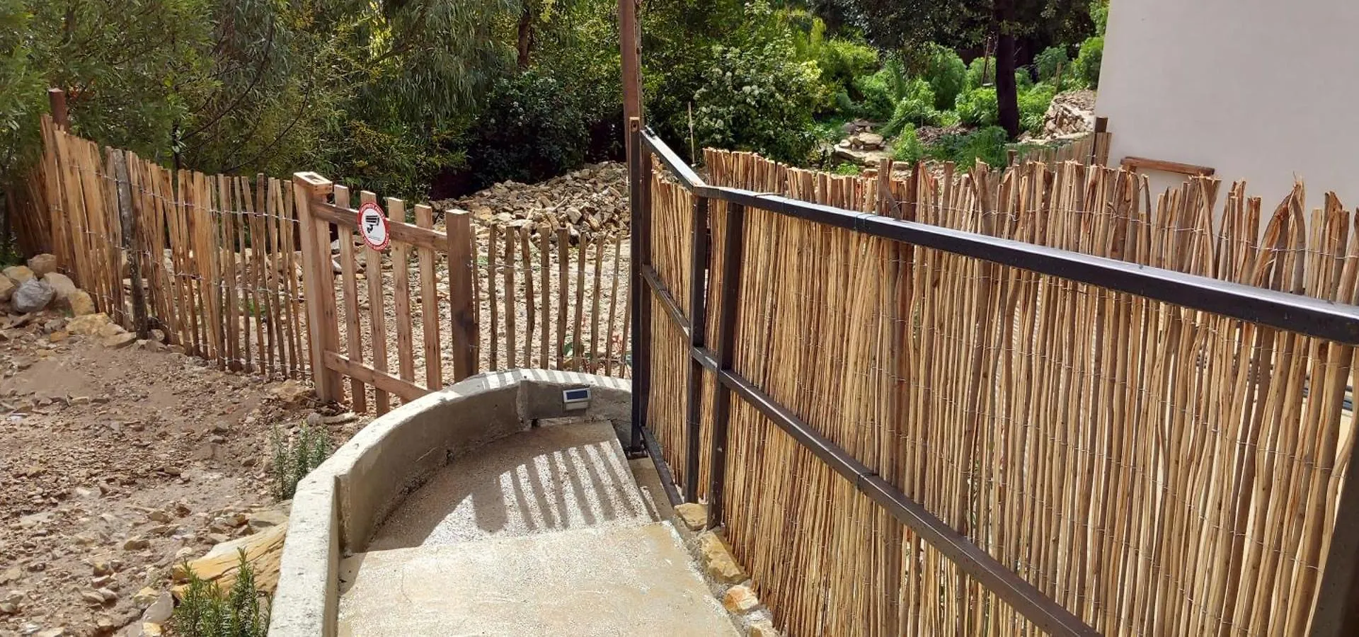 Appartement Avec Terrasse Dans Maison Individuelle Ceyreste France
