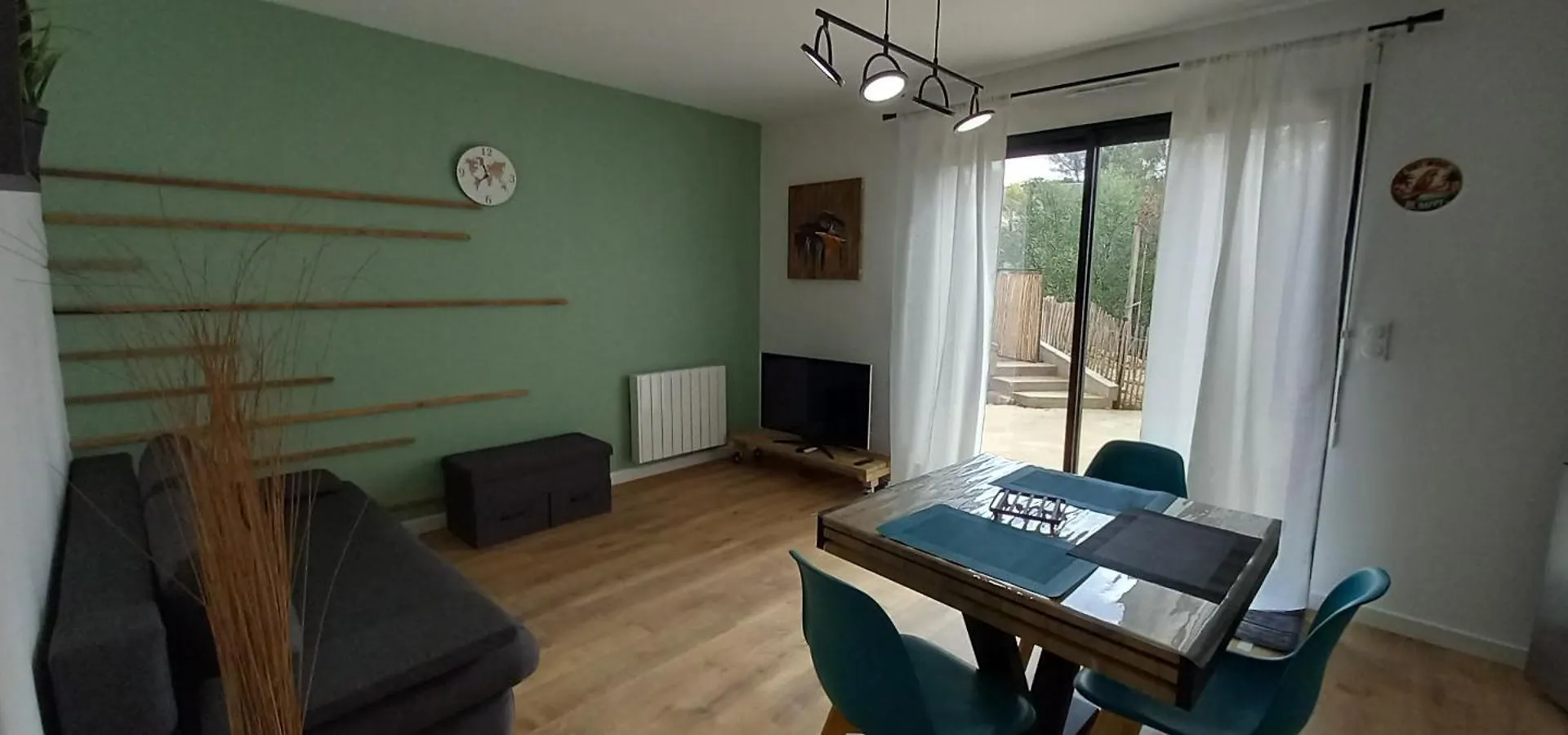 Appartement Avec Terrasse Dans Maison Individuelle Ceyreste