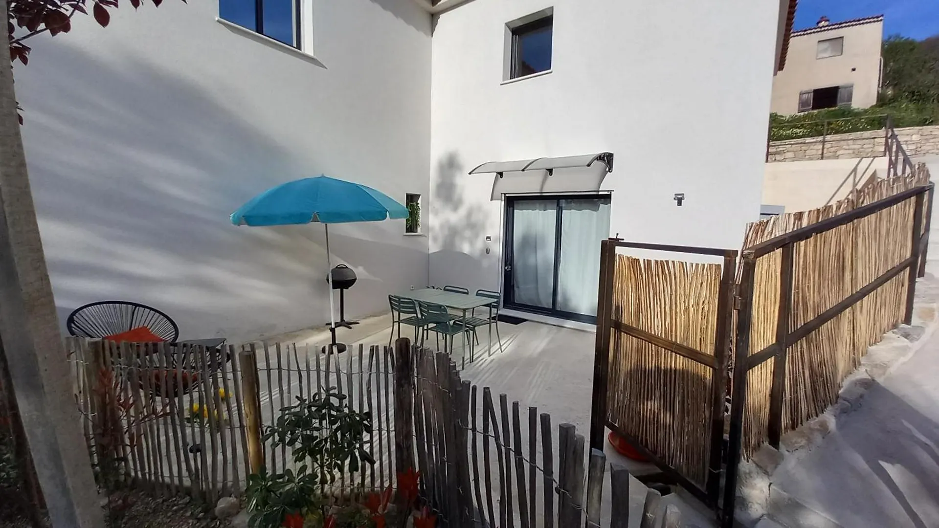Appartement Avec Terrasse Dans Maison Individuelle Ceyreste France