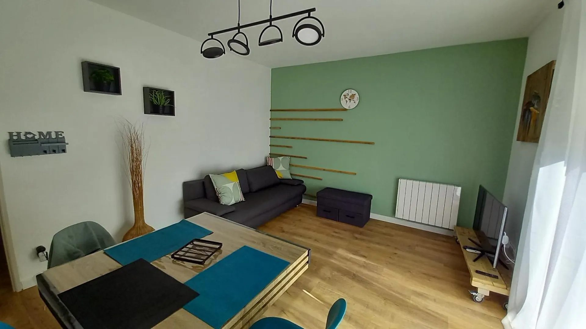 Apartment Appartement Avec Terrasse Dans Maison Individuelle Ceyreste France