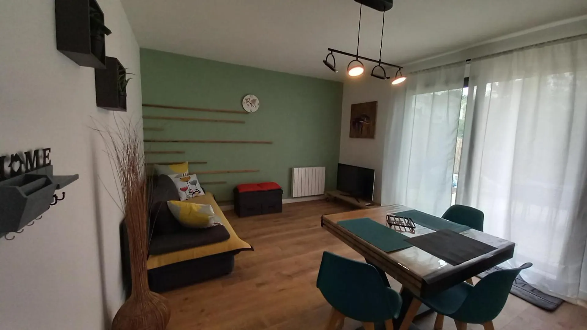 Appartement Avec Terrasse Dans Maison Individuelle Ceyreste Apartment